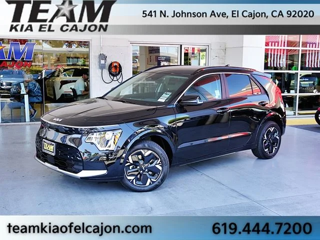 New 2026 Black Kia Wind image 1