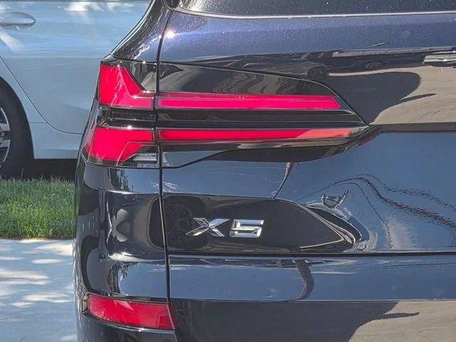 Certified Used 2024 Carbon Black Metallic BMW xDrive40i image 35