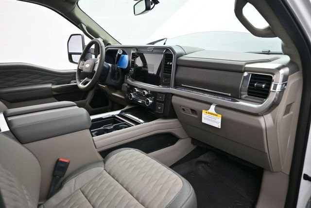 New 2026 Star White Metallic Tri-Coat Ford F-250® Platinum® image 35