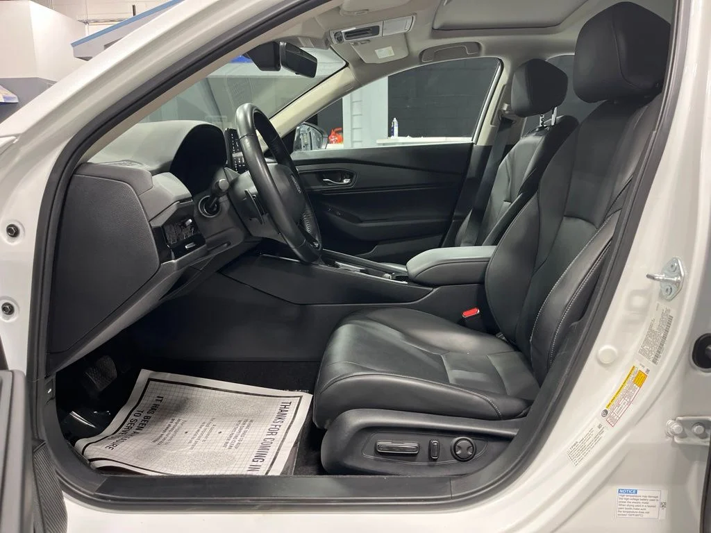 Certified Used 2023 Platinum White Pearl Honda EX-L image 11