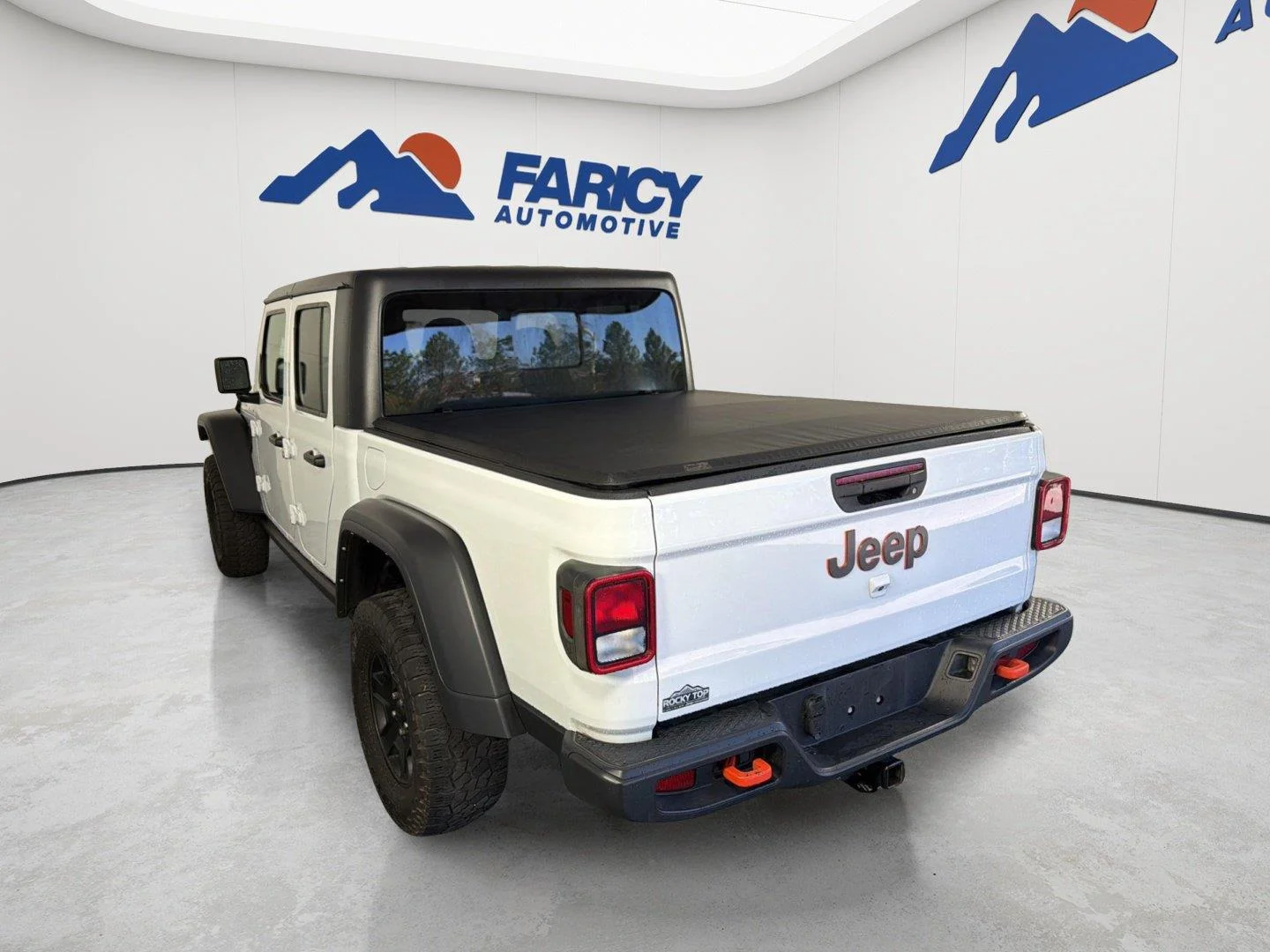 Used 2022 Bright White Clearcoat Jeep Mojave image 10