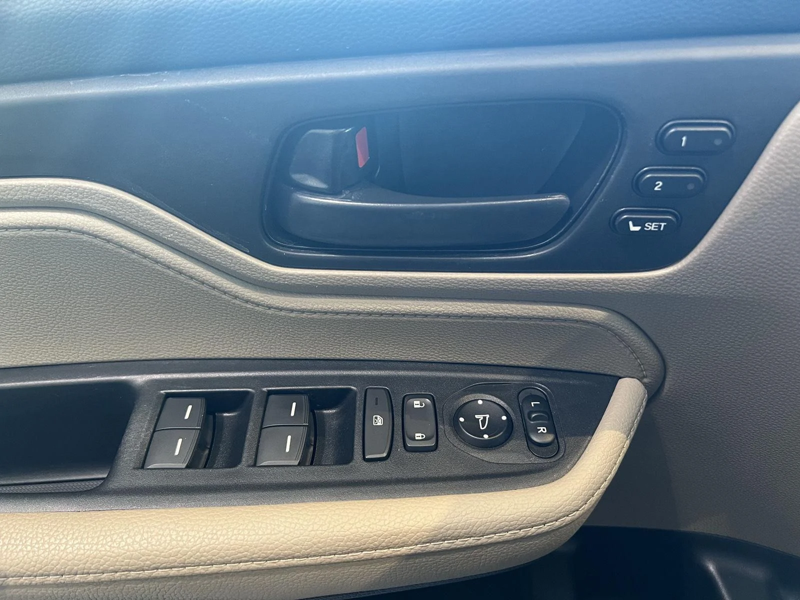 Used 2022  Honda EX-L image 13