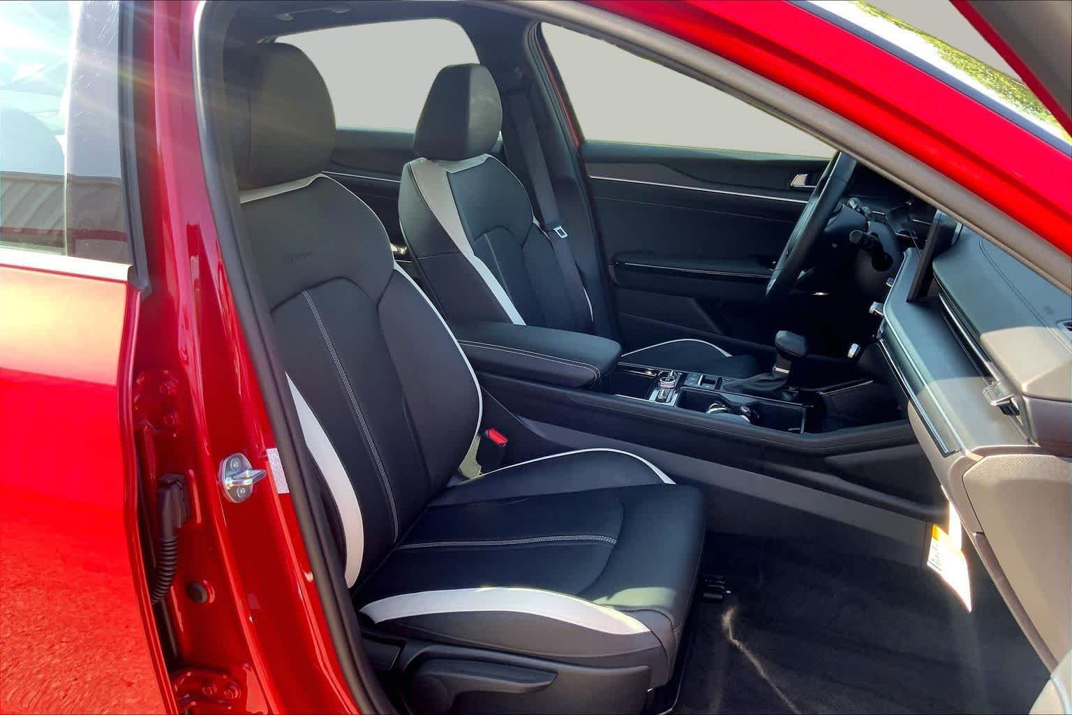 Certified Used 2025 Runway Red Kia GT-Line image 9