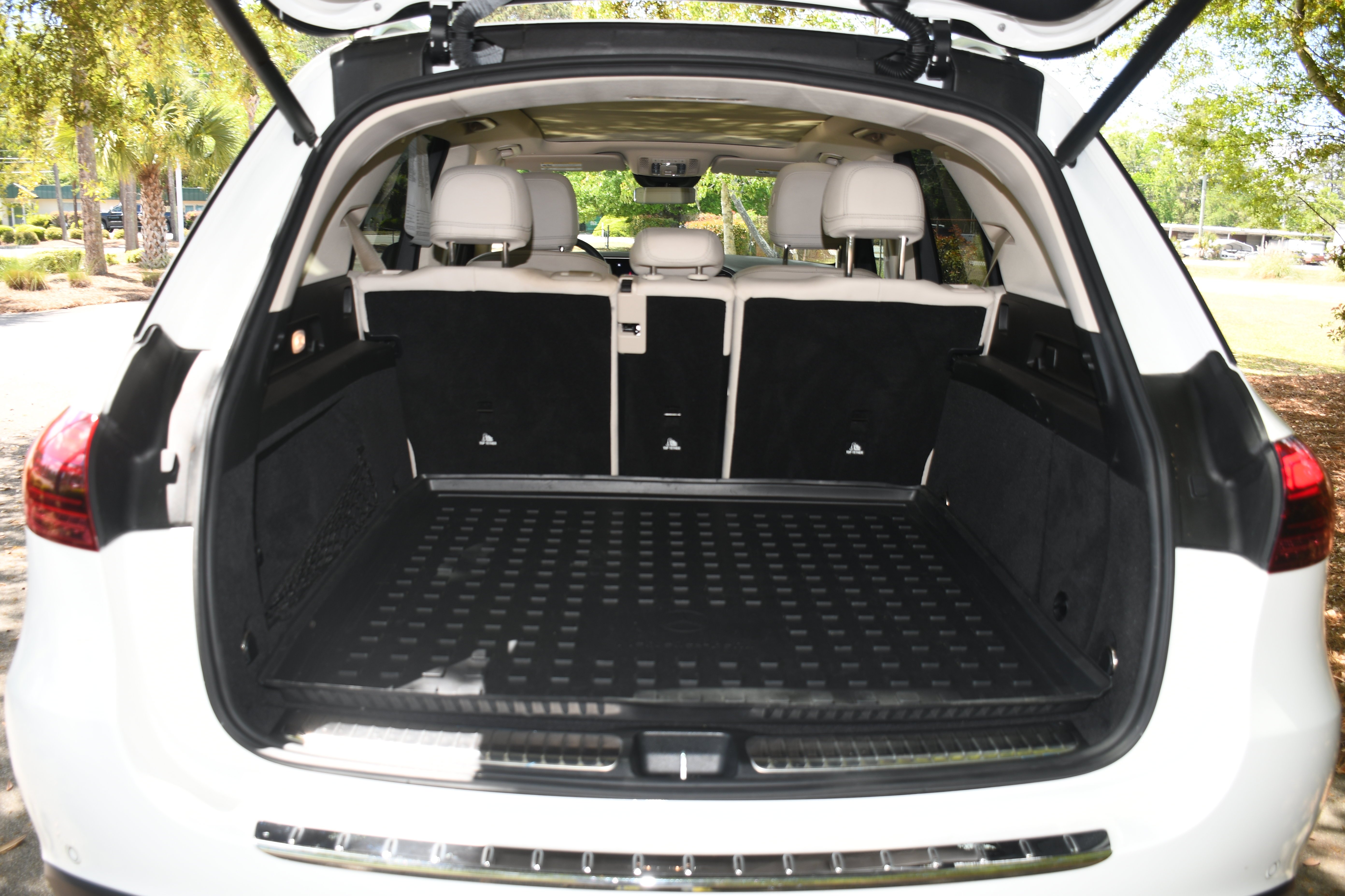 Used 2024 White Mercedes-Benz GLE 450 image 17