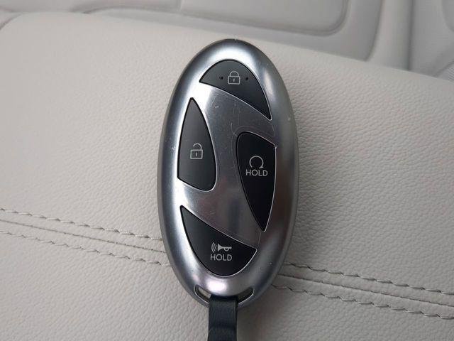 New 2025 Silver Hyundai SE FWD image 27
