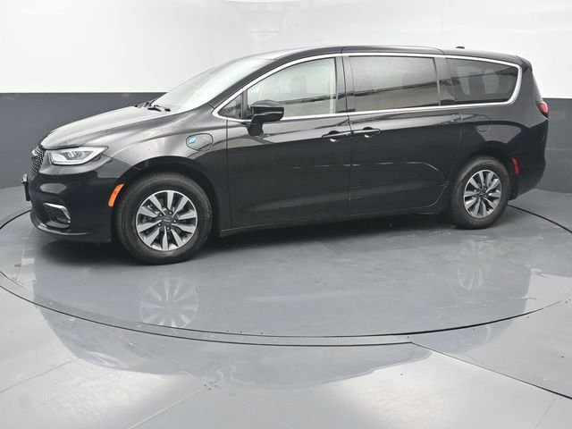 Used 2024 Chrysler Pacifica PHEV Select with VIN 2C4RC1S70RR144813 for sale in McAlester, OK