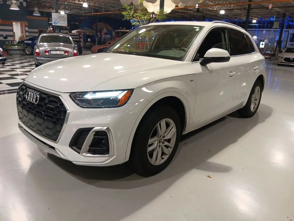 Used 2022 Glacier White Metallic Audi 45 S line Premium image 3