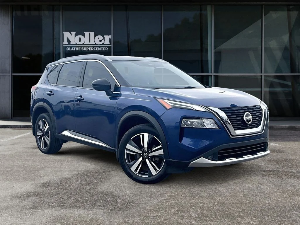 Certified Used 2021 Blue / Black Nissan Platinum image 11