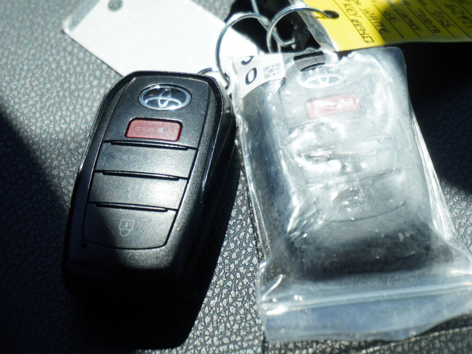 Used 2025 Ice Cap Toyota SE image 18
