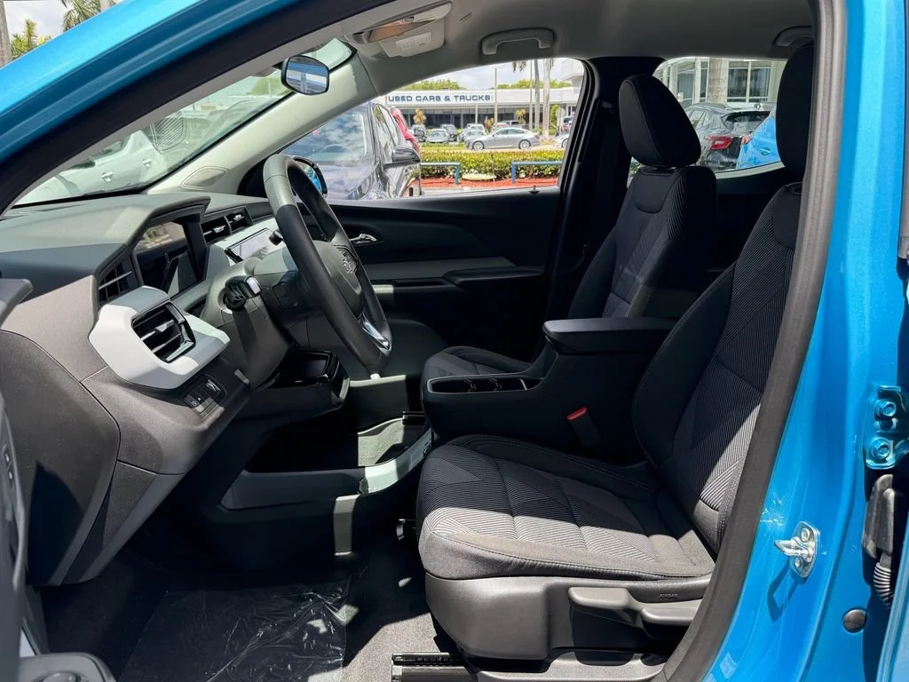 New 2027 Marina Blue Metallic Chevrolet LT image 5