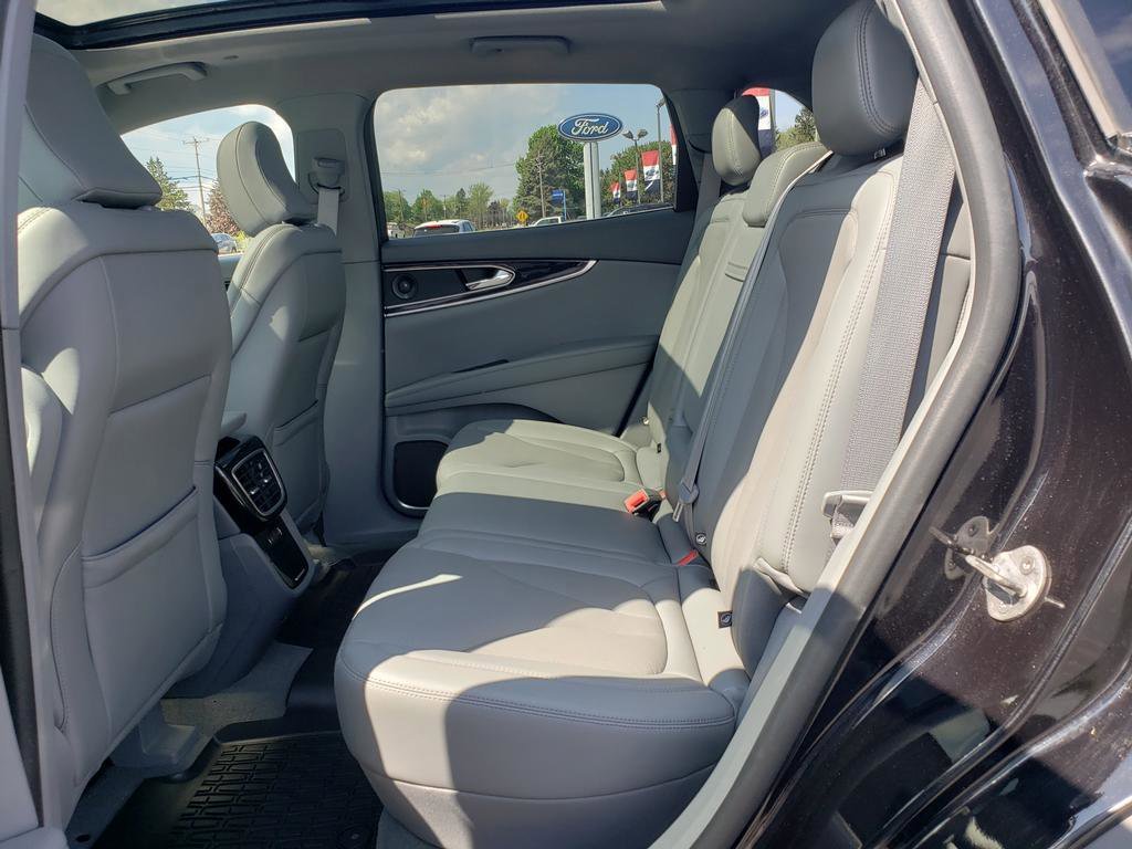 Used 2021 Black Lincoln Reserve image 12