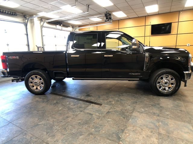 New 2026 Agate Black Metallic Ford F-250® Lariat® image 8