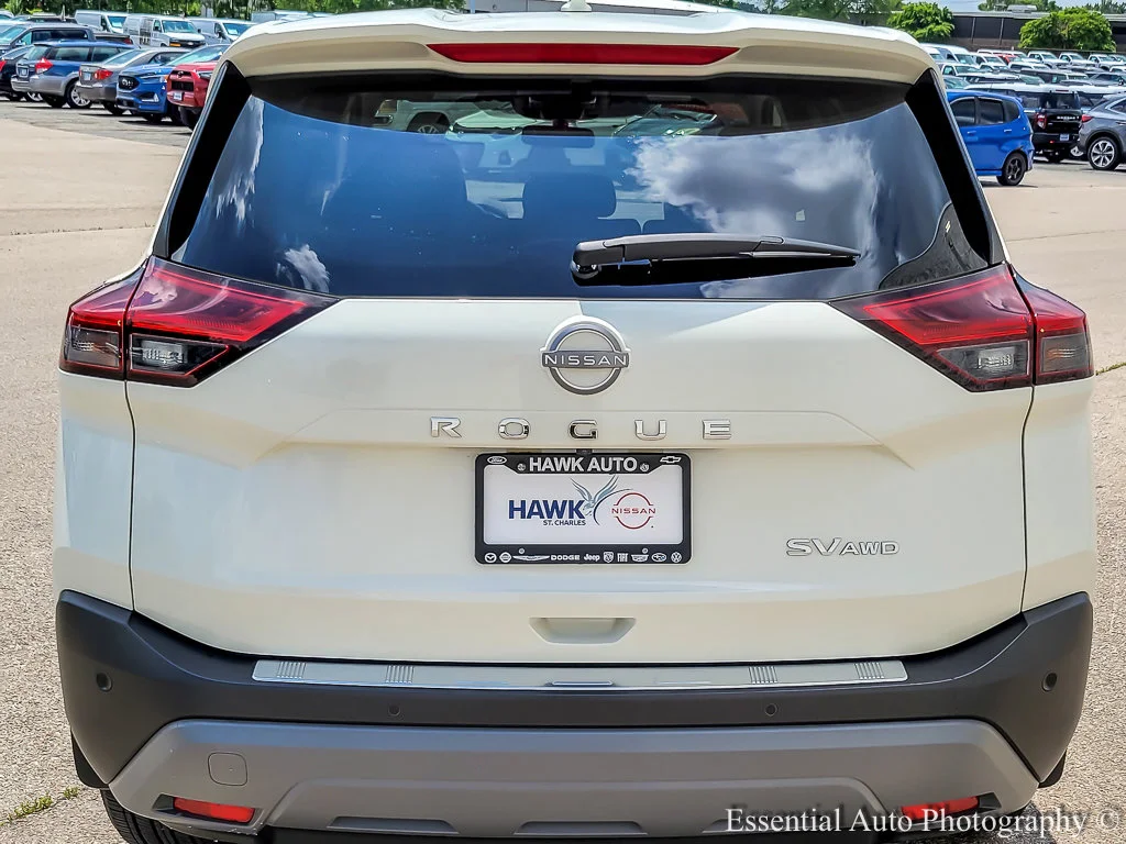 Used 2023 Pearl White Tricoat Nissan SV image 5