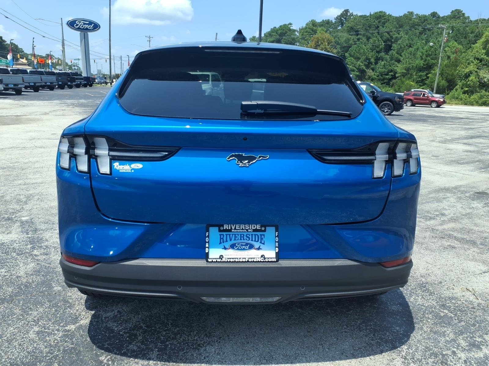 New 2026 Velocity Blue Metallic Ford Select image 4