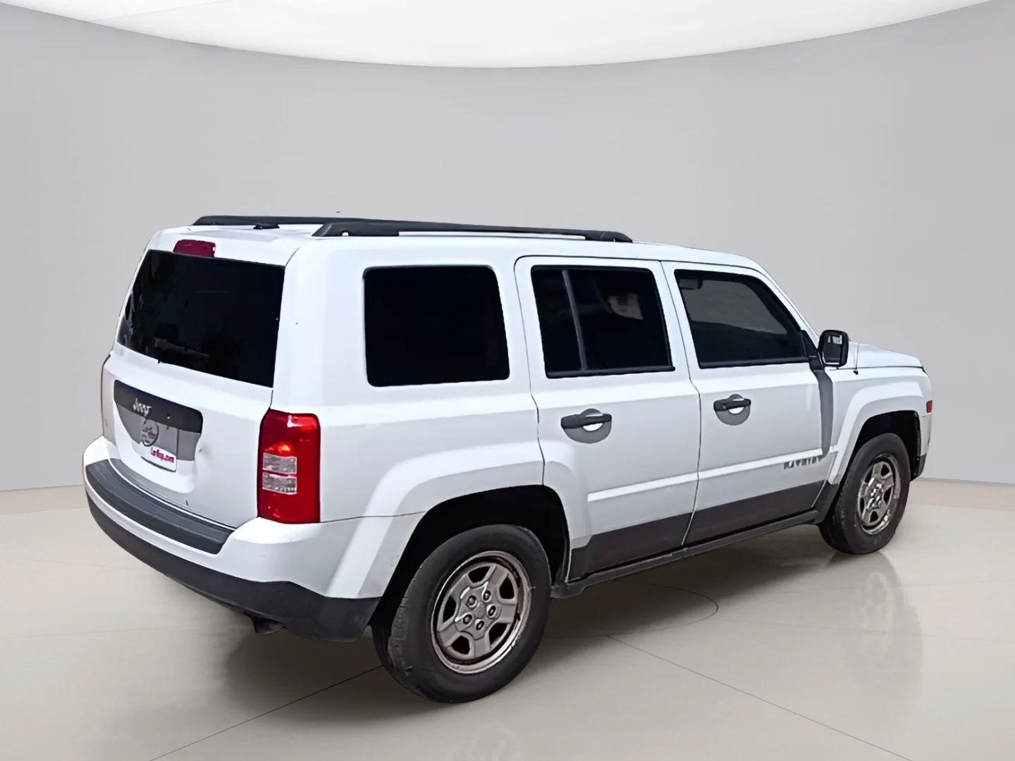 Used 2016 White Jeep SPORT SUV image 5