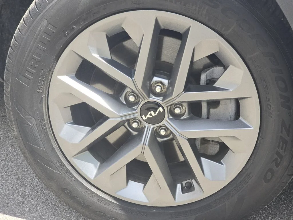 Used 2024 Silver Kia LX image 9