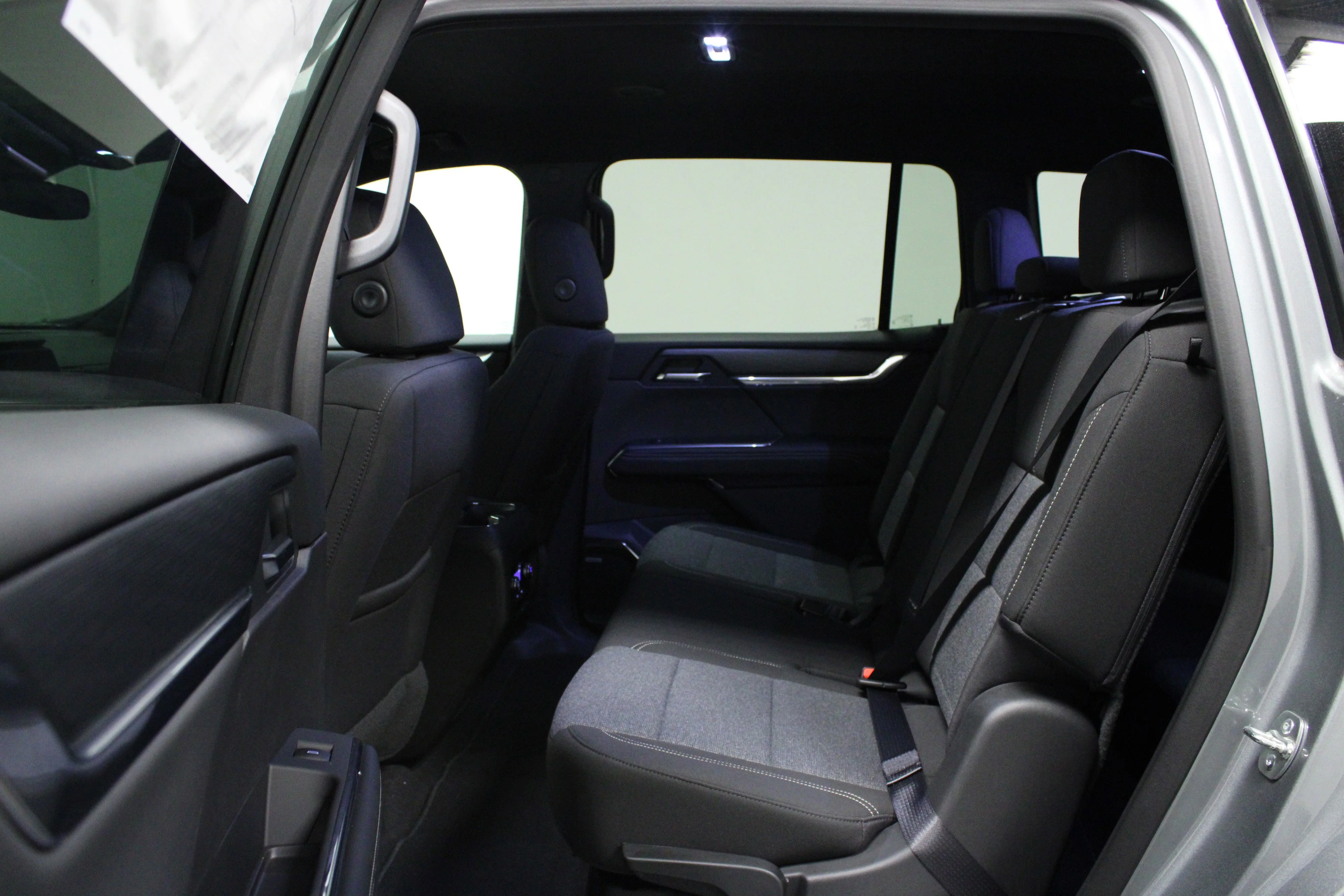 New 2025 Sterling Metallic GMC Elevation image 13