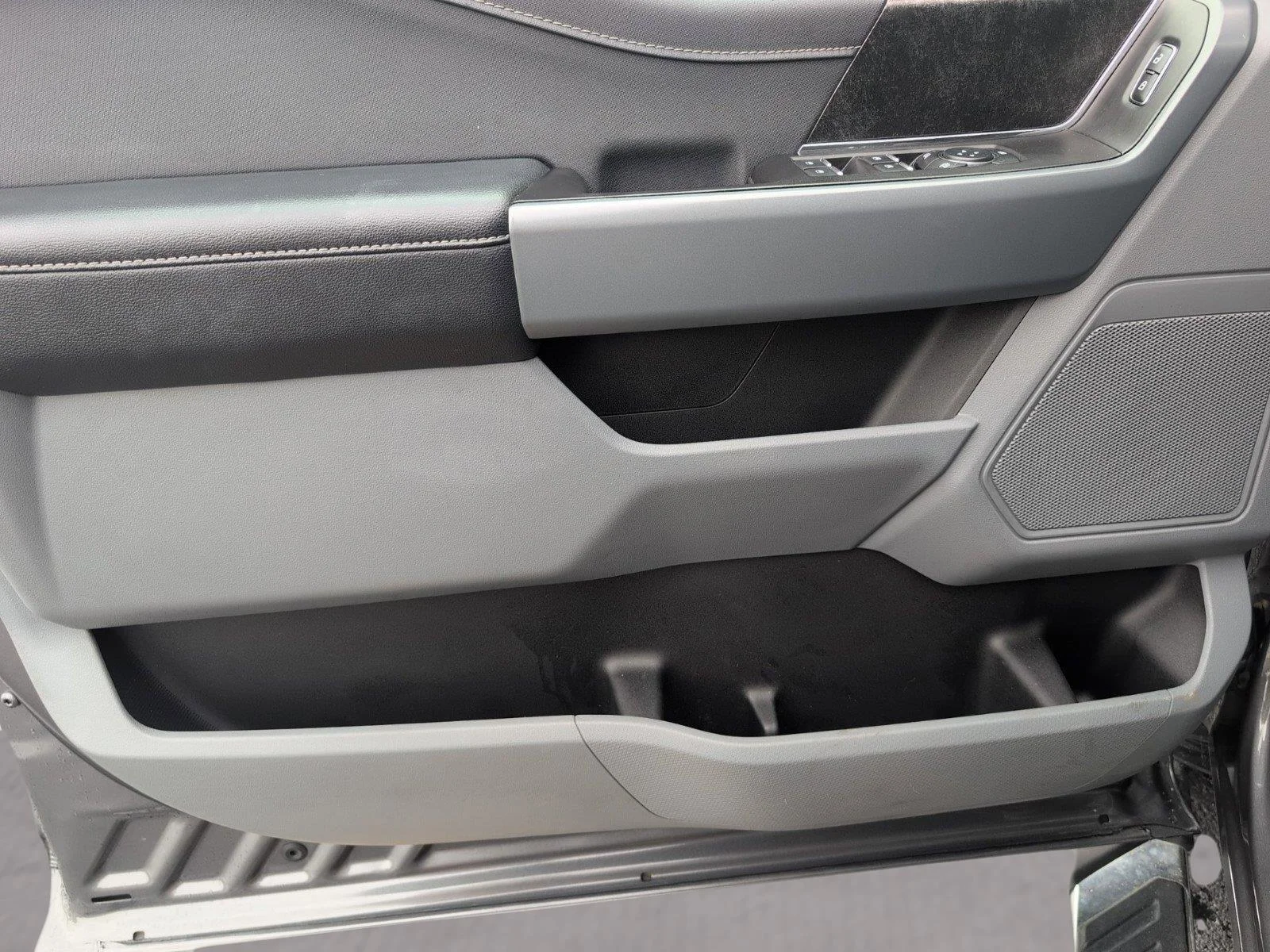 Used 2023 Carbonized Gray Ford XLT image 14