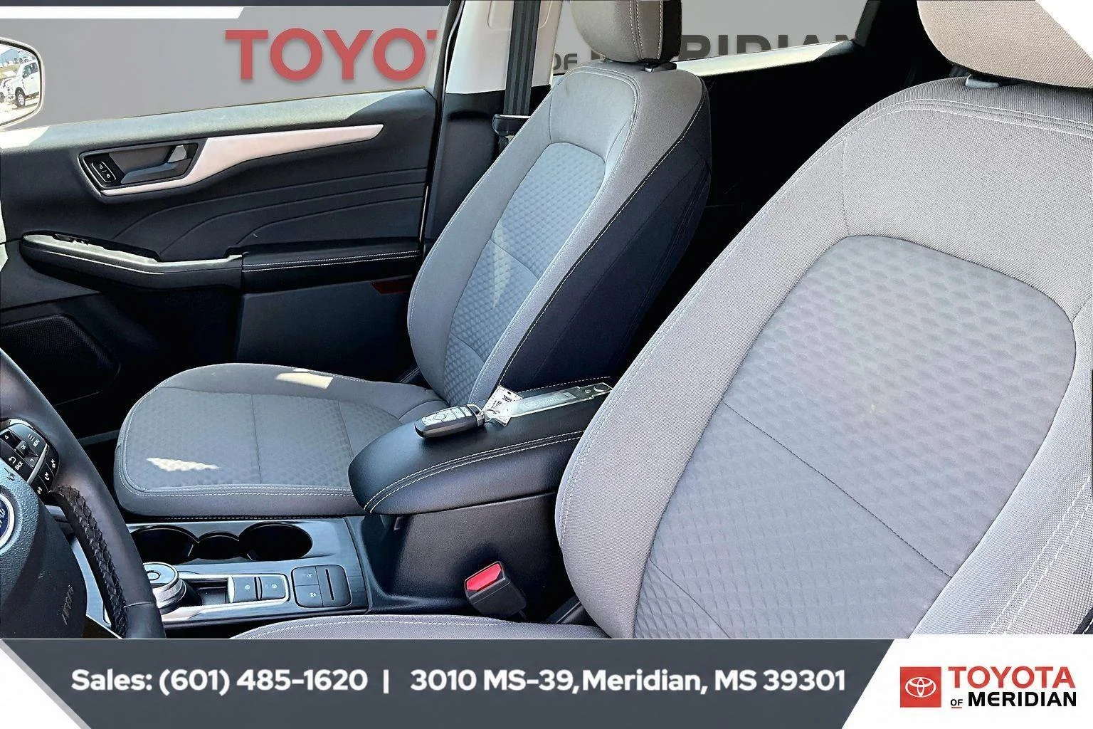 Used 2022 Oxford White Ford SE image 18