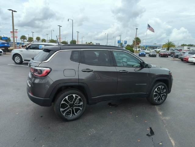 Used 2024 Gray Jeep Limited image 5