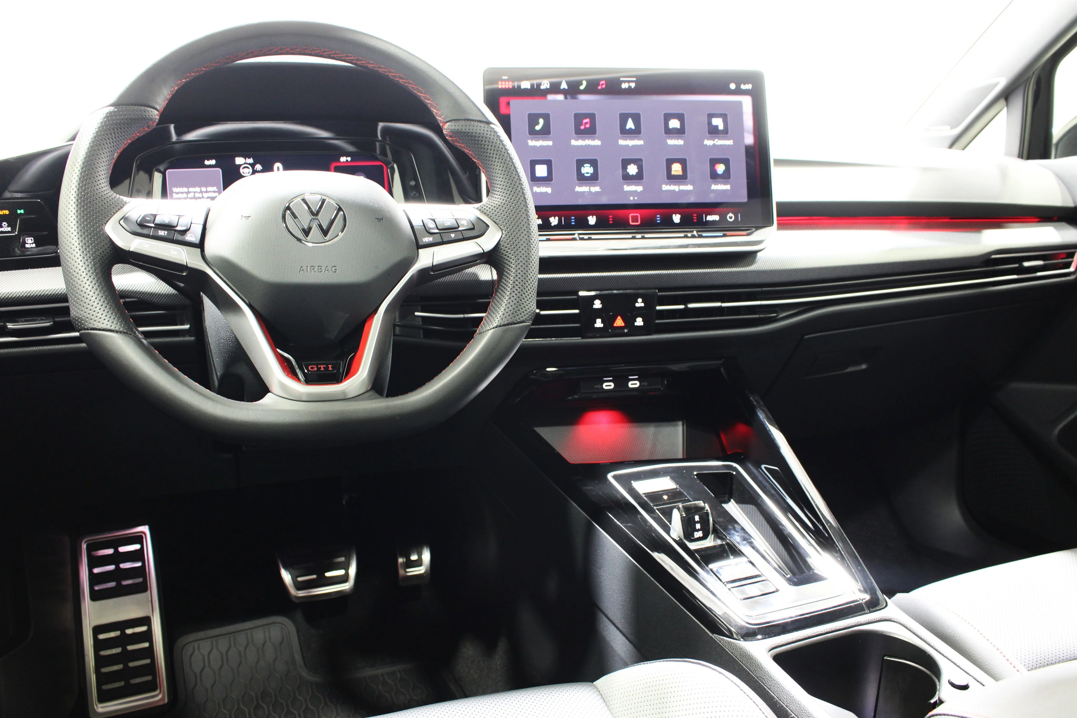 2025 Volkswagen Golf GTI SE - Photo 2