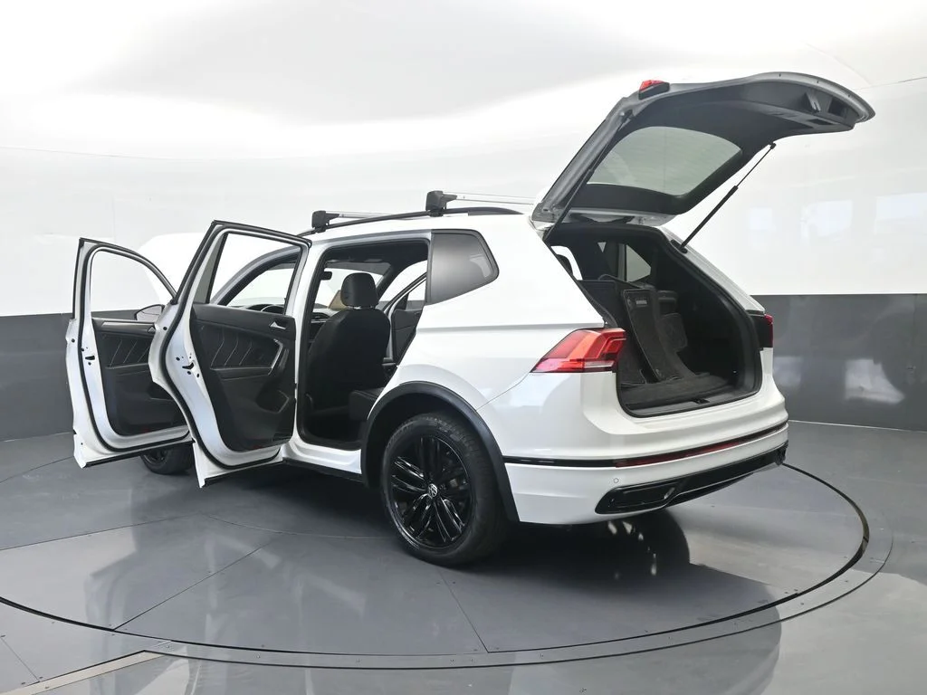 Used 2022 Oryx White Pearl Volkswagen 2.0T SE R-Line Black image 72