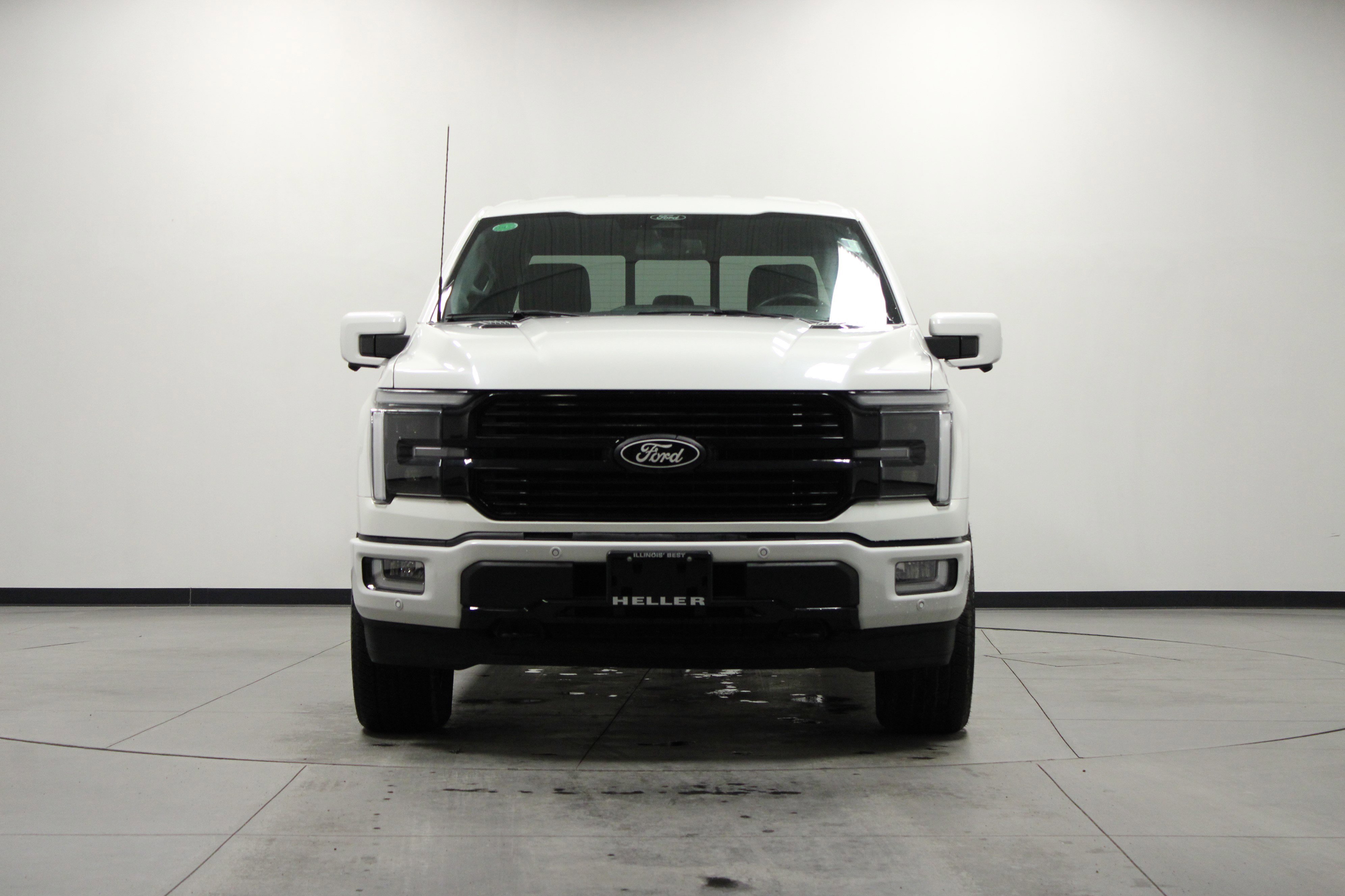 Used 2024 Star White Metallic Tri-Coat Ford Platinum image 9
