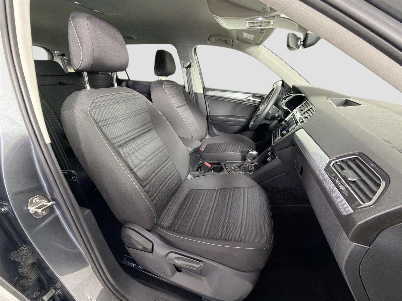 Certified Used 2024  Volkswagen S image 27