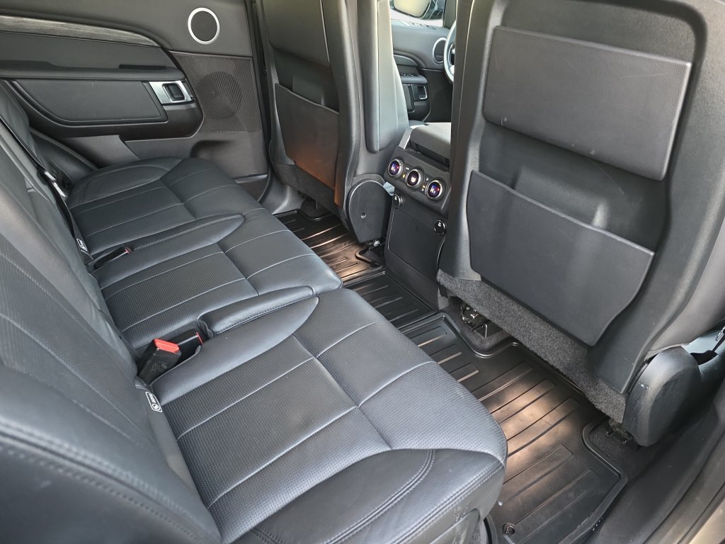 Used 2017 Gray Land Rover HSE image 13