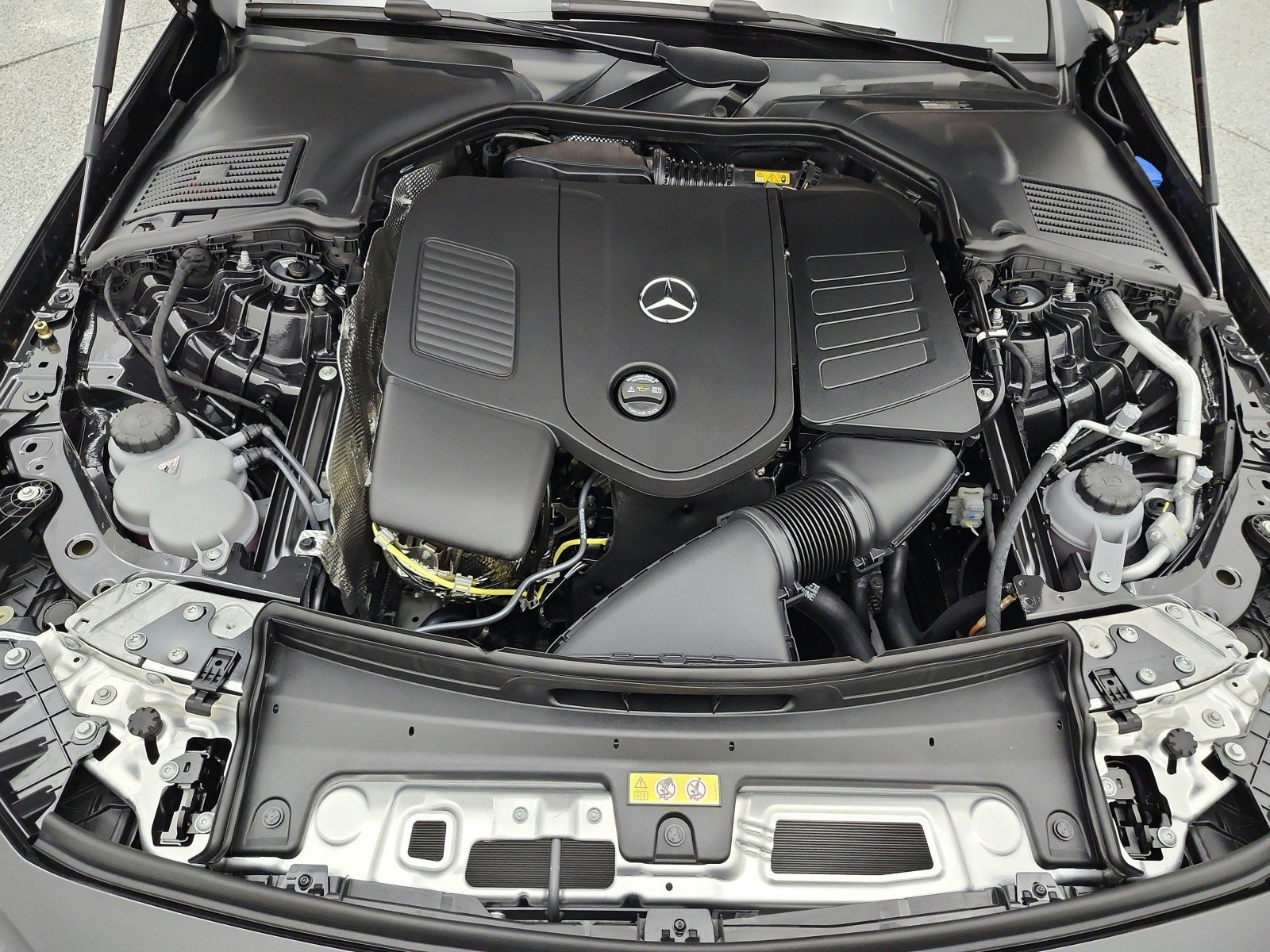 New 2027 Graphite Grey Metallic Mercedes-Benz CLE 300 4MATIC® Coupe image 31