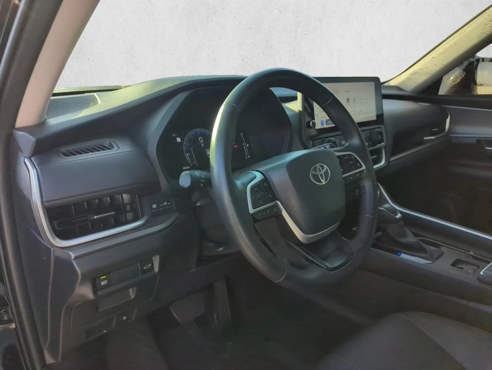Used 2025 Midnight Black Metallic Toyota XLE image 14