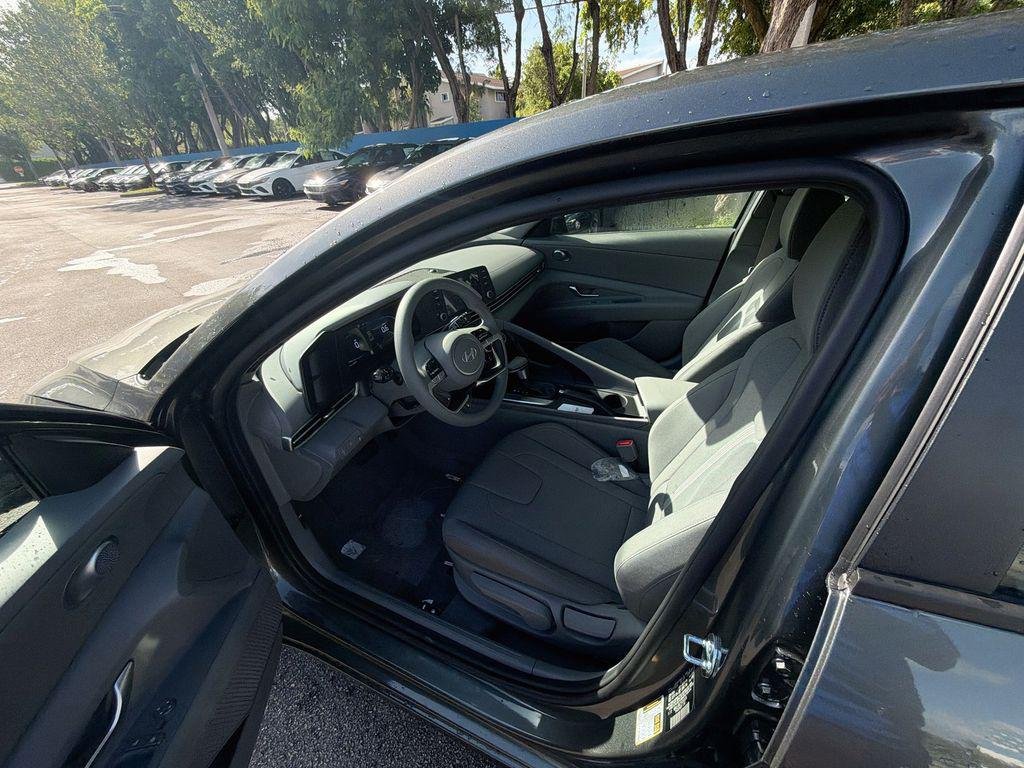 New 2026 Amazon Gray Hyundai SE image 15