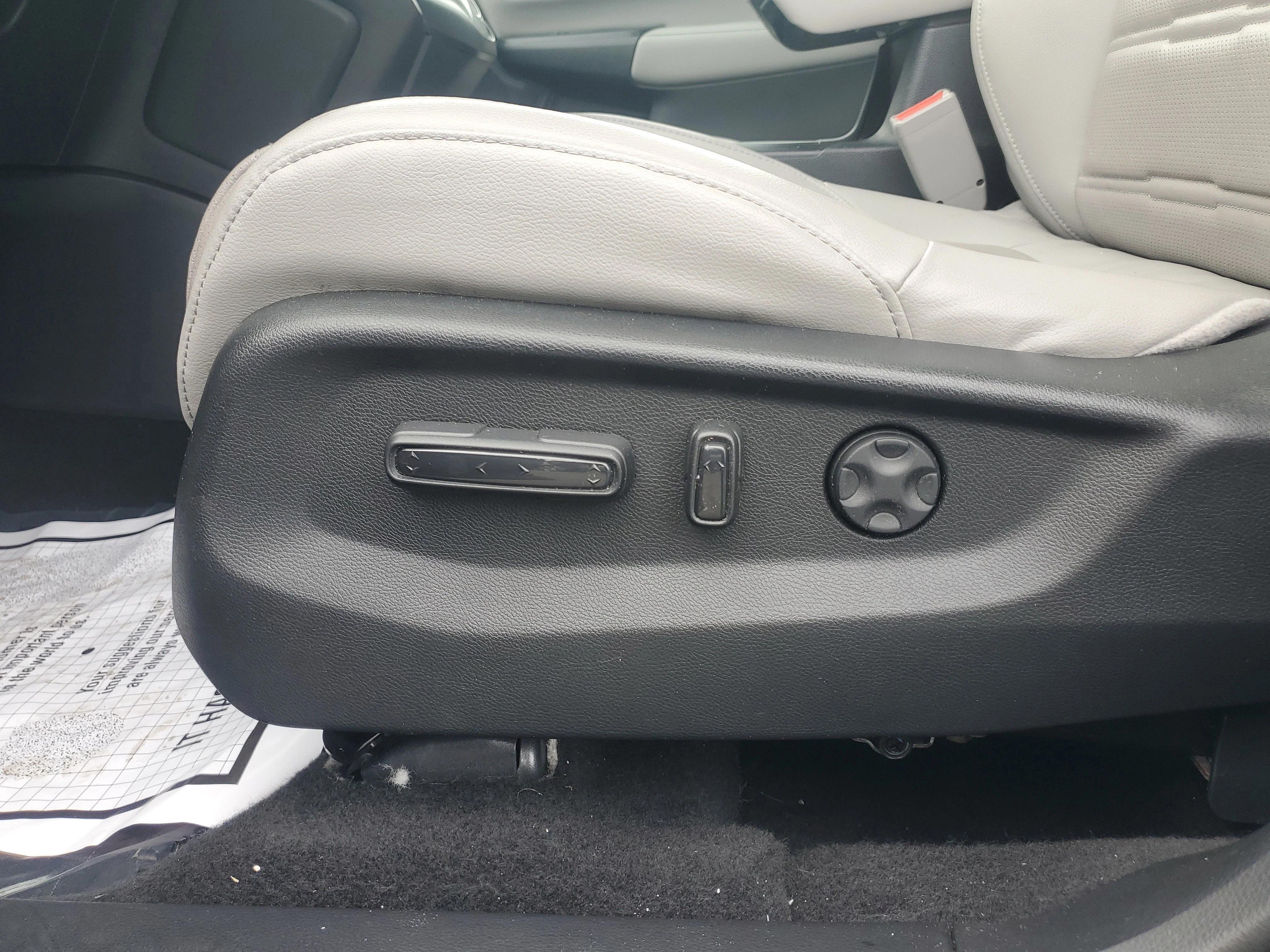 Used 2019 Gunmetal Metallic Honda Touring image 23