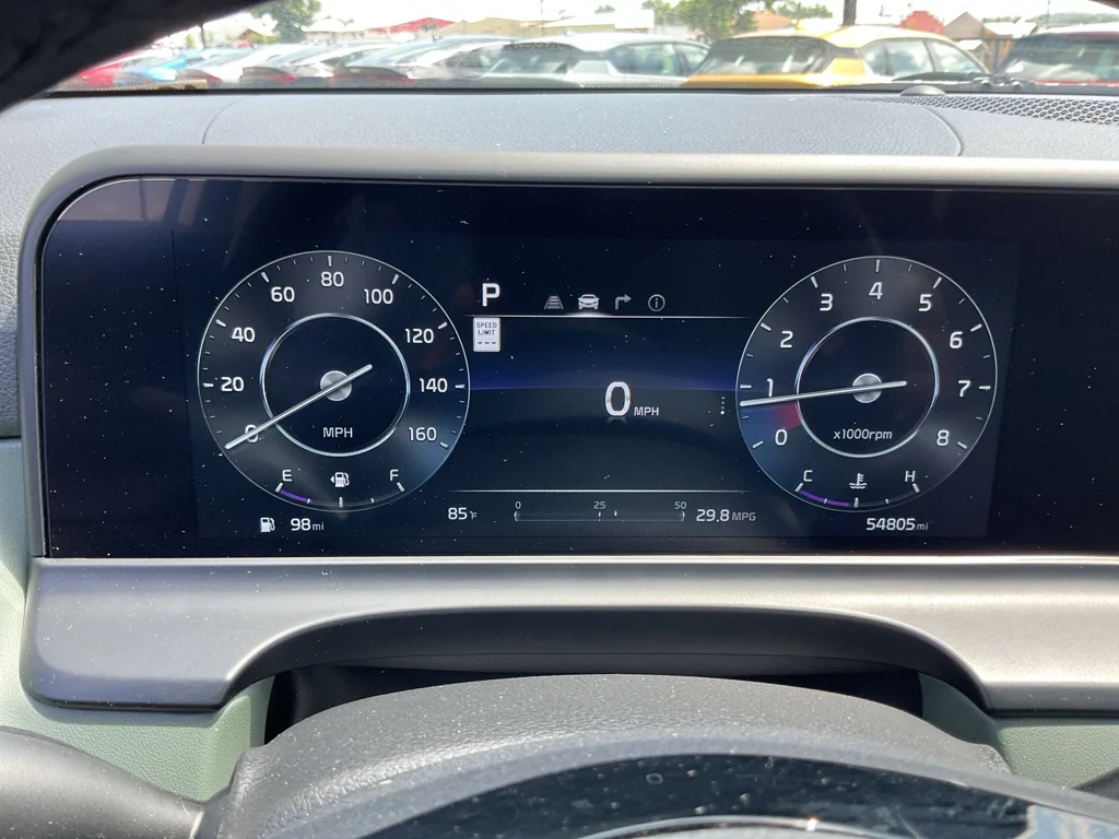 Used 2024 Snow White Pearl Kia SX image 23