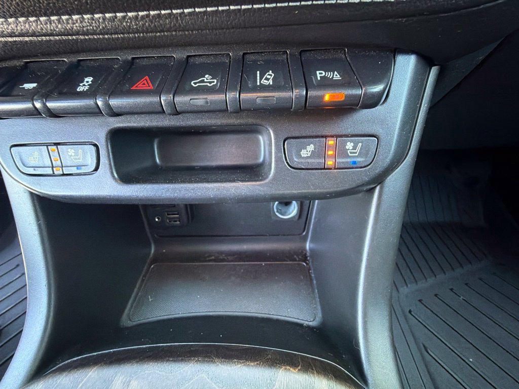 Used 2021 SATIN STEEL METALLIC GMC 4WD Denali image 32