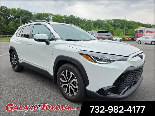 2024 Toyota Corolla Cross Hybrid SE AWD's photo