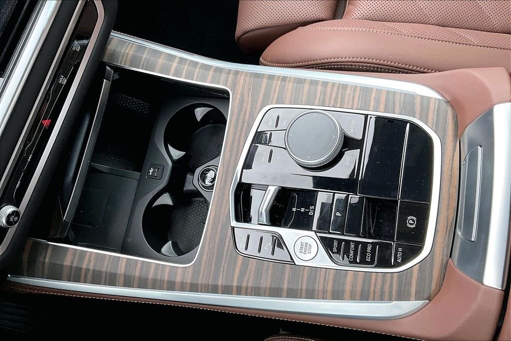 Used 2025 White BMW sDrive40i image 25