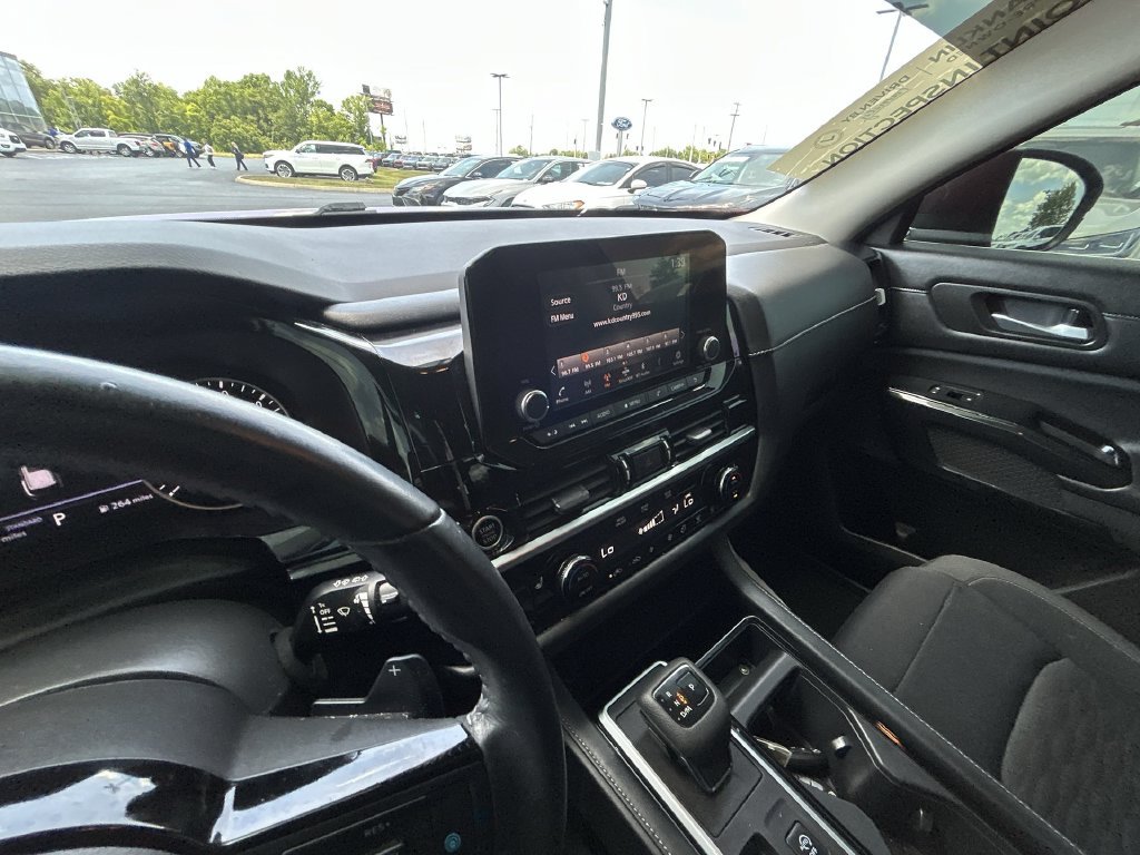 Used 2022 Red Nissan SV image 12
