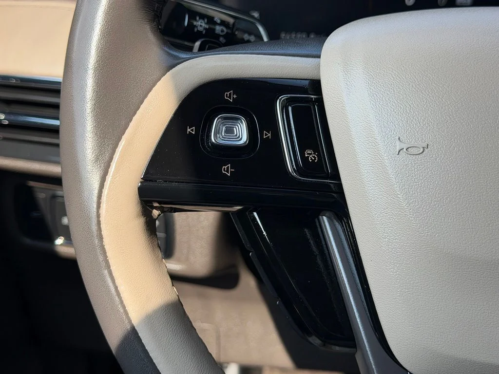 Used 2022 Blue Lincoln Reserve image 18