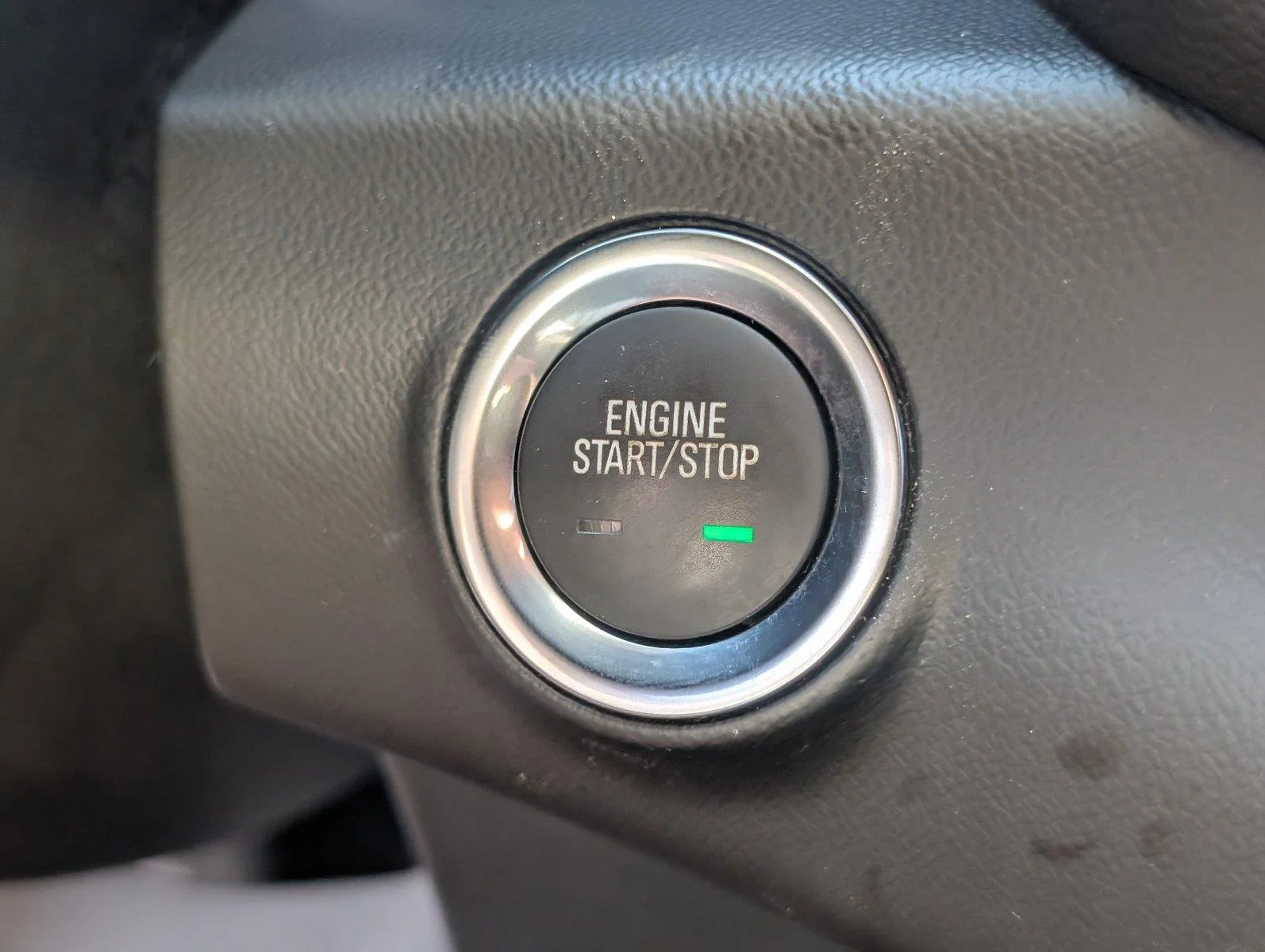 Used 2020 GRAPHITE GRAY METALLIC GMC SLE image 25