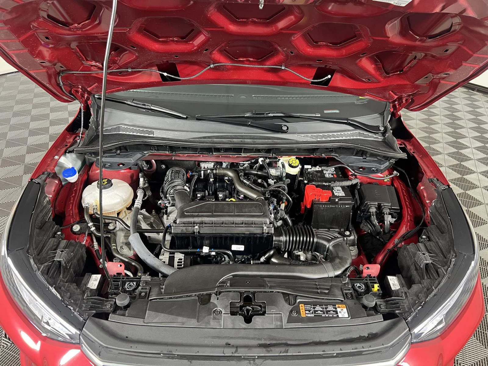 Used 2024 Rapid Red Metallic Tinted Clearcoat Ford ST-Line image 18