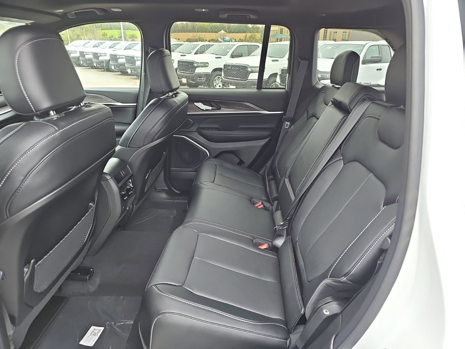 New 2027 Bright White Clearcoat Jeep Limited Reserve image 16