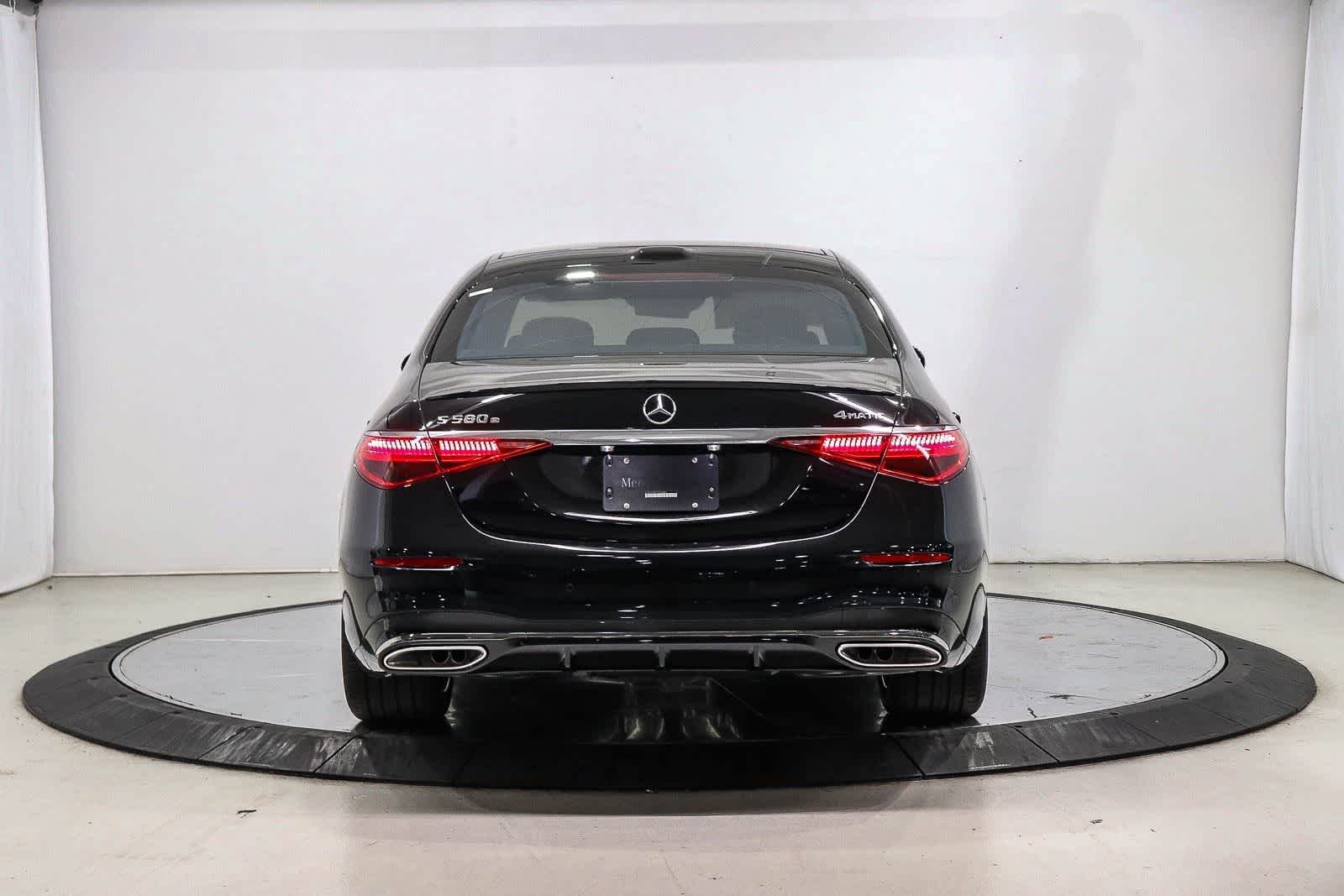 New 2026 Black Mercedes-Benz S 580e image 3