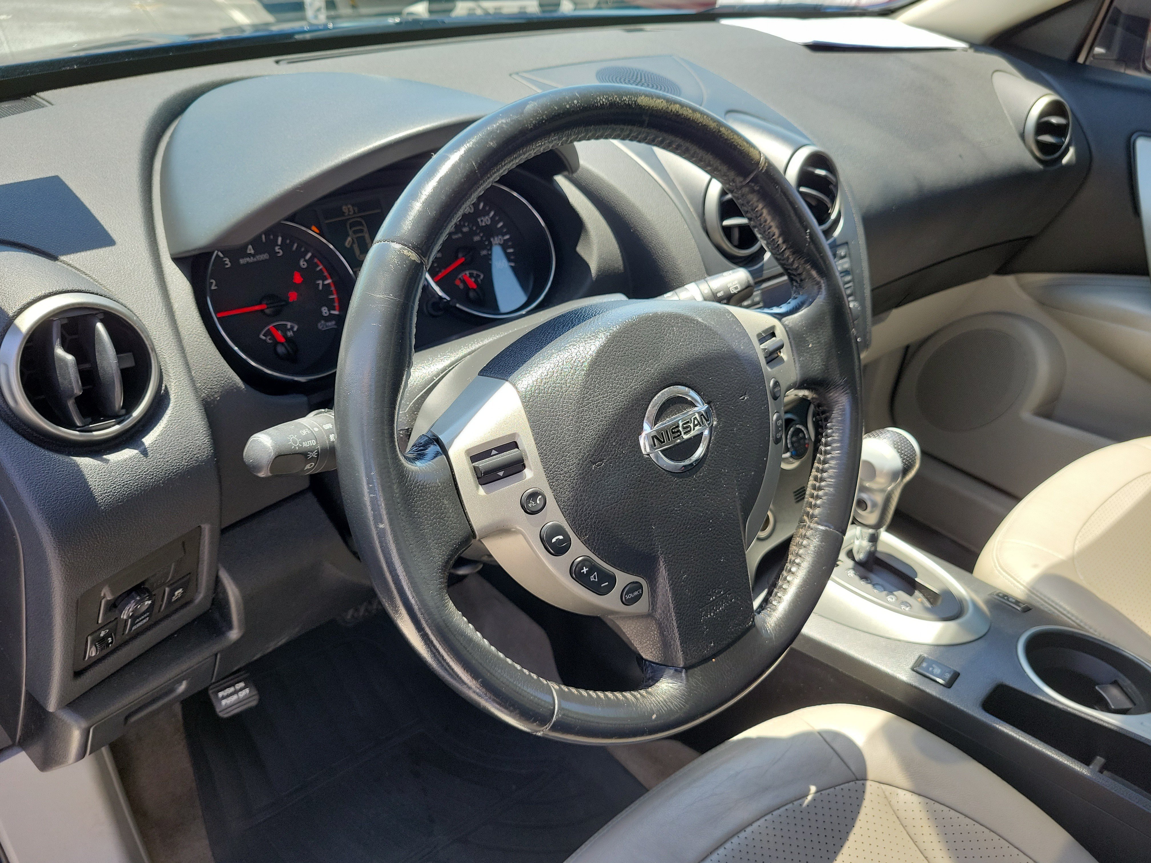 Used 2011 Indigo Blue Nissan SV image 23