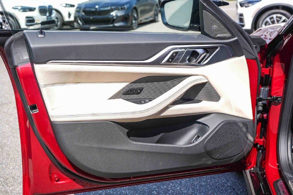 Used 2026 Vegas Red Metallic BMW M60 image 21