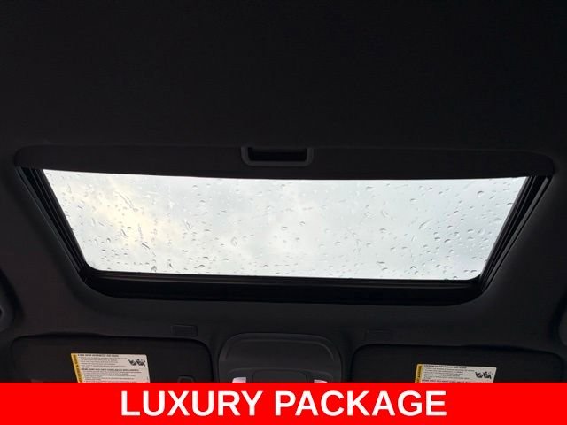 Used 2023 Red Cadillac Luxury image 17