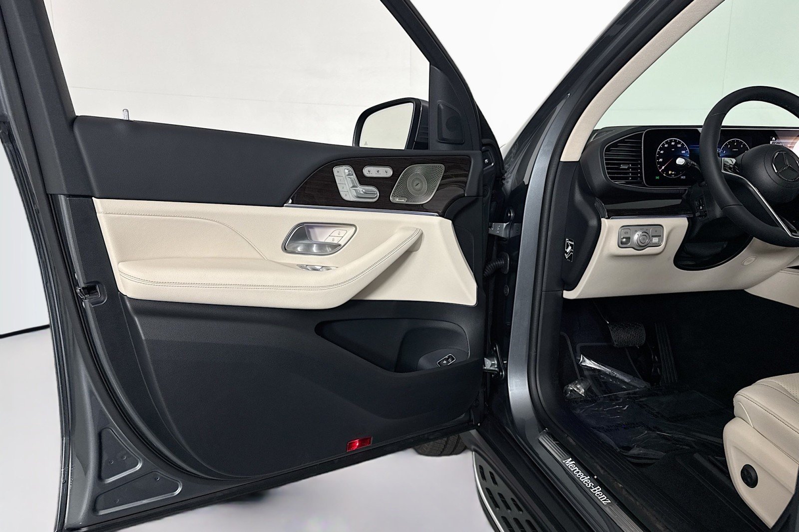 New 2026 Selenite Grey Metallic Mercedes-Benz GLE 350 4MATIC® SUV image 20
