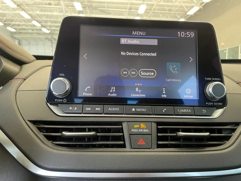Used 2022 Blue Nissan 2.5 SR image 12
