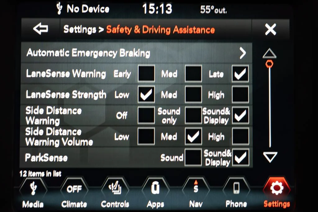 Used 2023 Black Jeep Altitude image 18