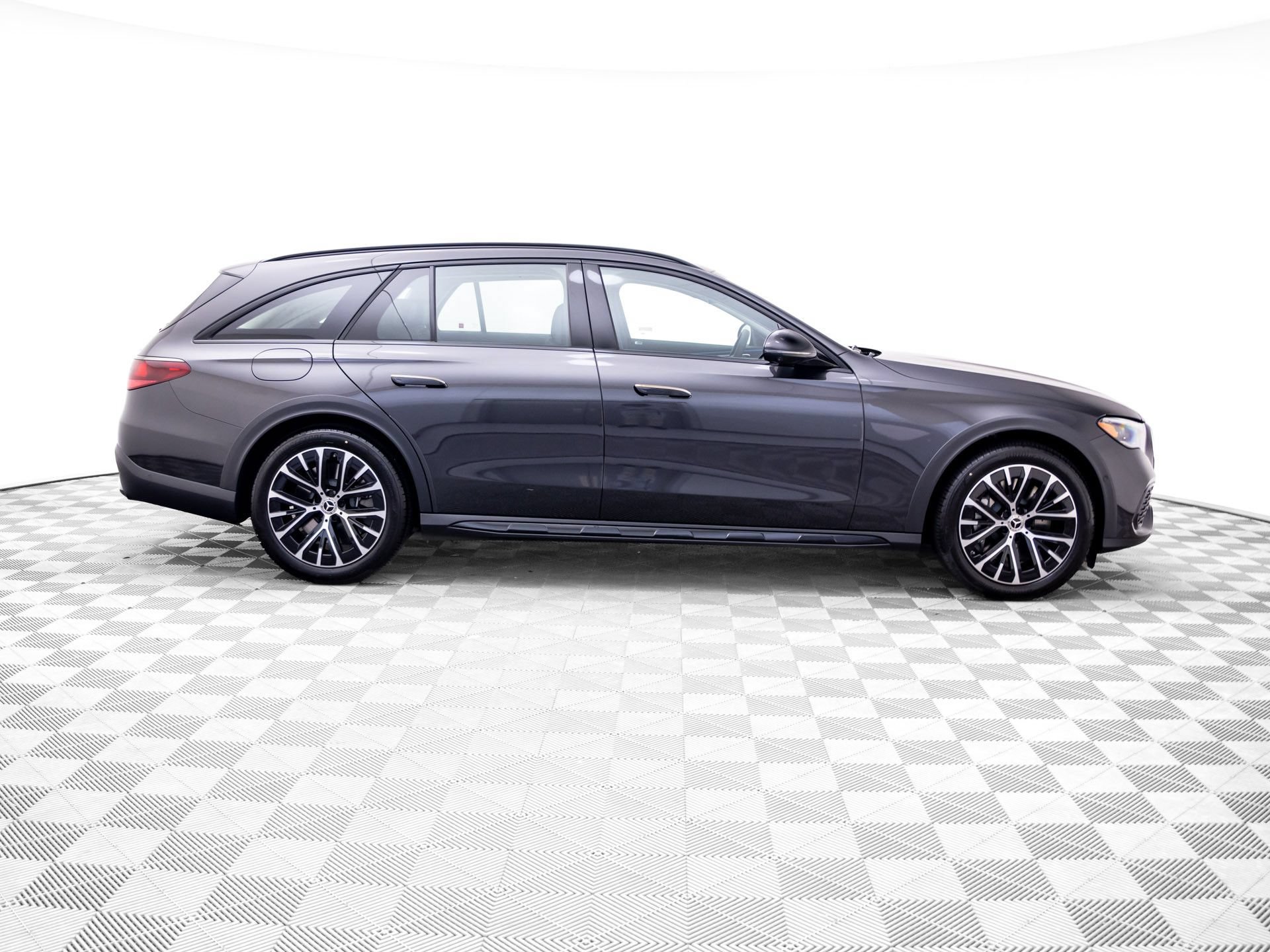 New 2027 Graphite Grey Metallic Mercedes-Benz E 450 image 48
